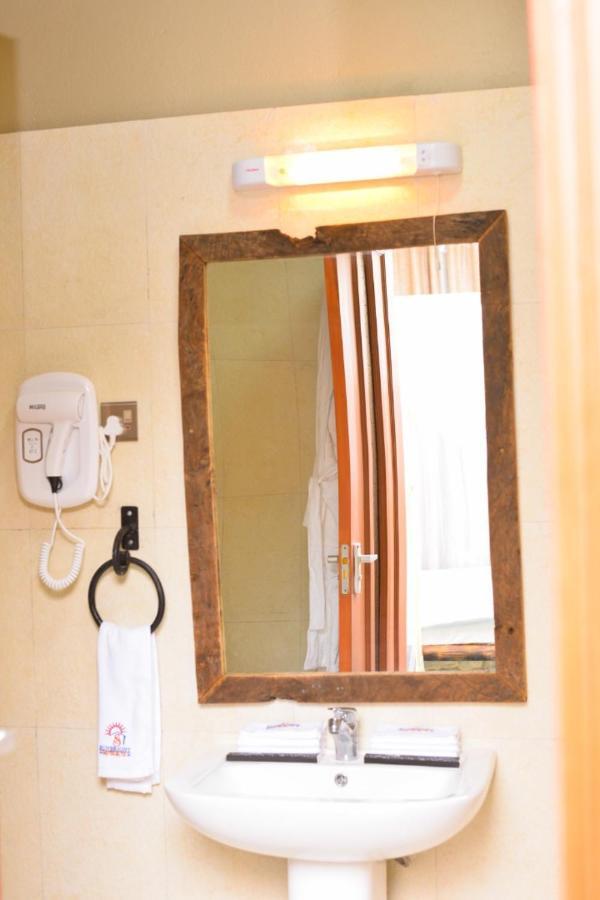 Burka Coffee Lounge Hotel Arusha Kültér fotó